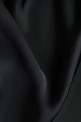 Blouse en satin avec encolure bénitier - Noir — photo 4