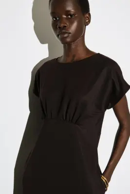 ROBE MIDI FRONCÉE ET SCULPTÉE EN JERSEY - BRUN — photo 2