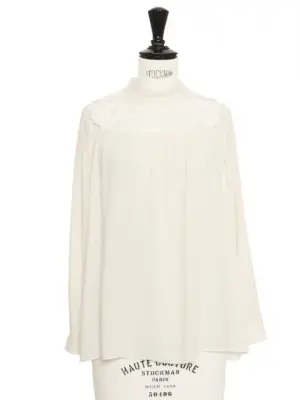 Blouse col montant en crêpe et dentelle blanc crème Prix boutique 1400€ Taille 36 — photo 1