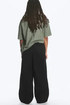 Chino baggy plissé en sergé Otis - Noir — photo 3