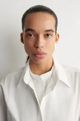 CHEMISE À COL SUPERPOSÉ EN COTON PIMA - BLANC — photo 3