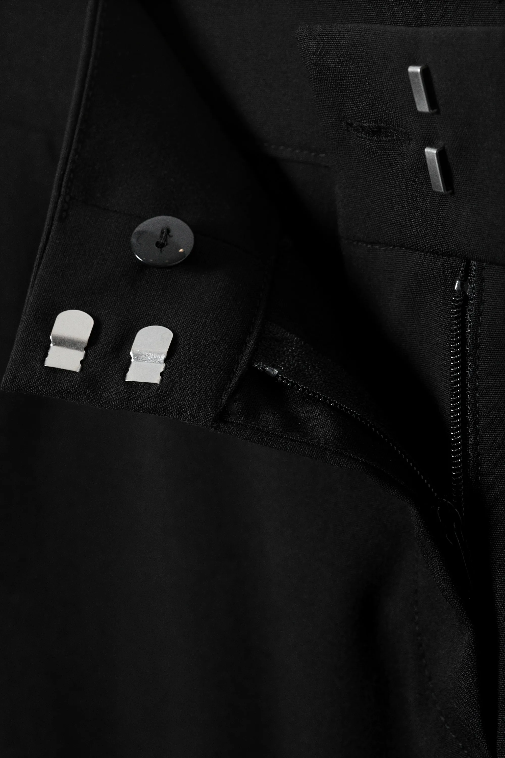 Pantalon de costume ample à jambes fuselées taille basse - Noir