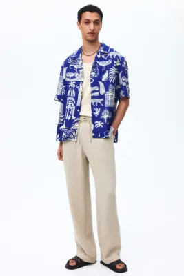 Chemise imprimée Relaxed Fit avec col cubain - Bleu vif/motif — photo 2