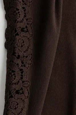 Débardeur côtelé avec dentelle - Marron foncé — photo 3