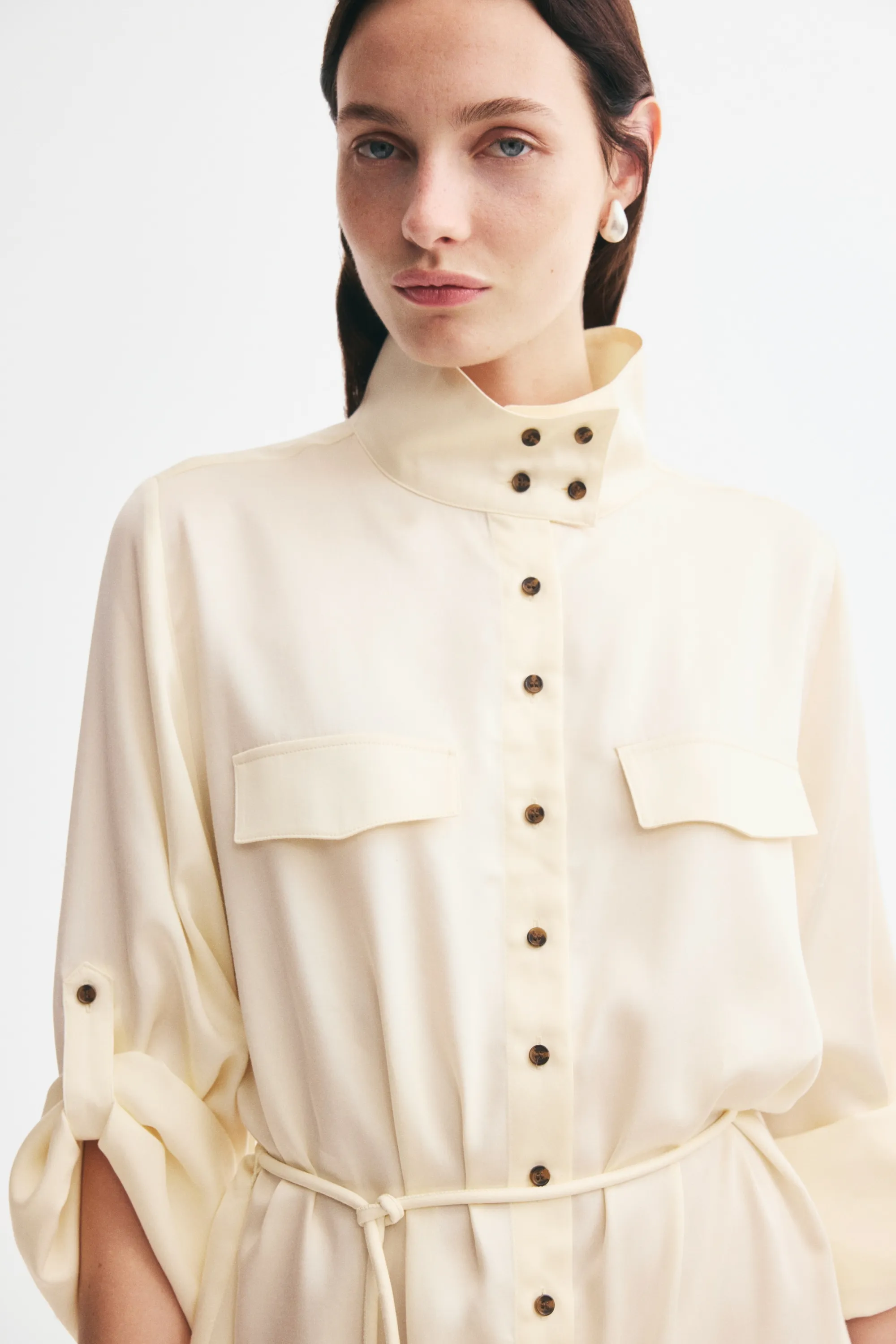 Robe chemise avec col entonnoir - Crème