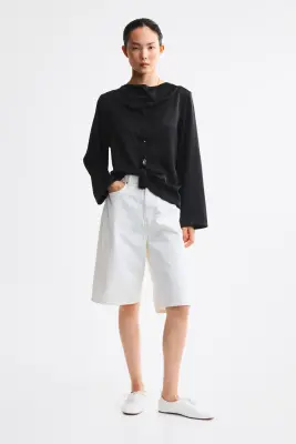 Blouse en satin avec encolure bénitier - Noir — photo 2