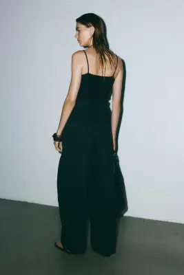 Pantalon froissé avec détails croisés - Noir — photo 4
