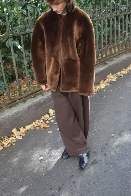 CAWLEY – LEATHER BACK STRAIGHT HAIR SHEEPSKIN MILA COAT – WALNUT