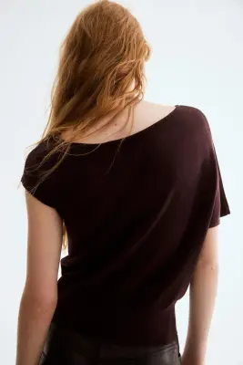 Top asymétrique en maille fine - Marron foncé — photo 2