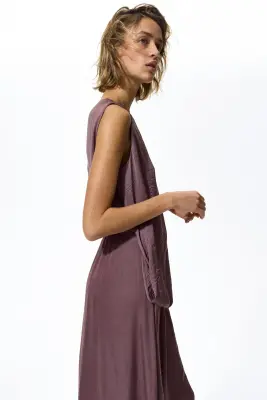 Robe en satin à effet drapé - Violet foncé — photo 3