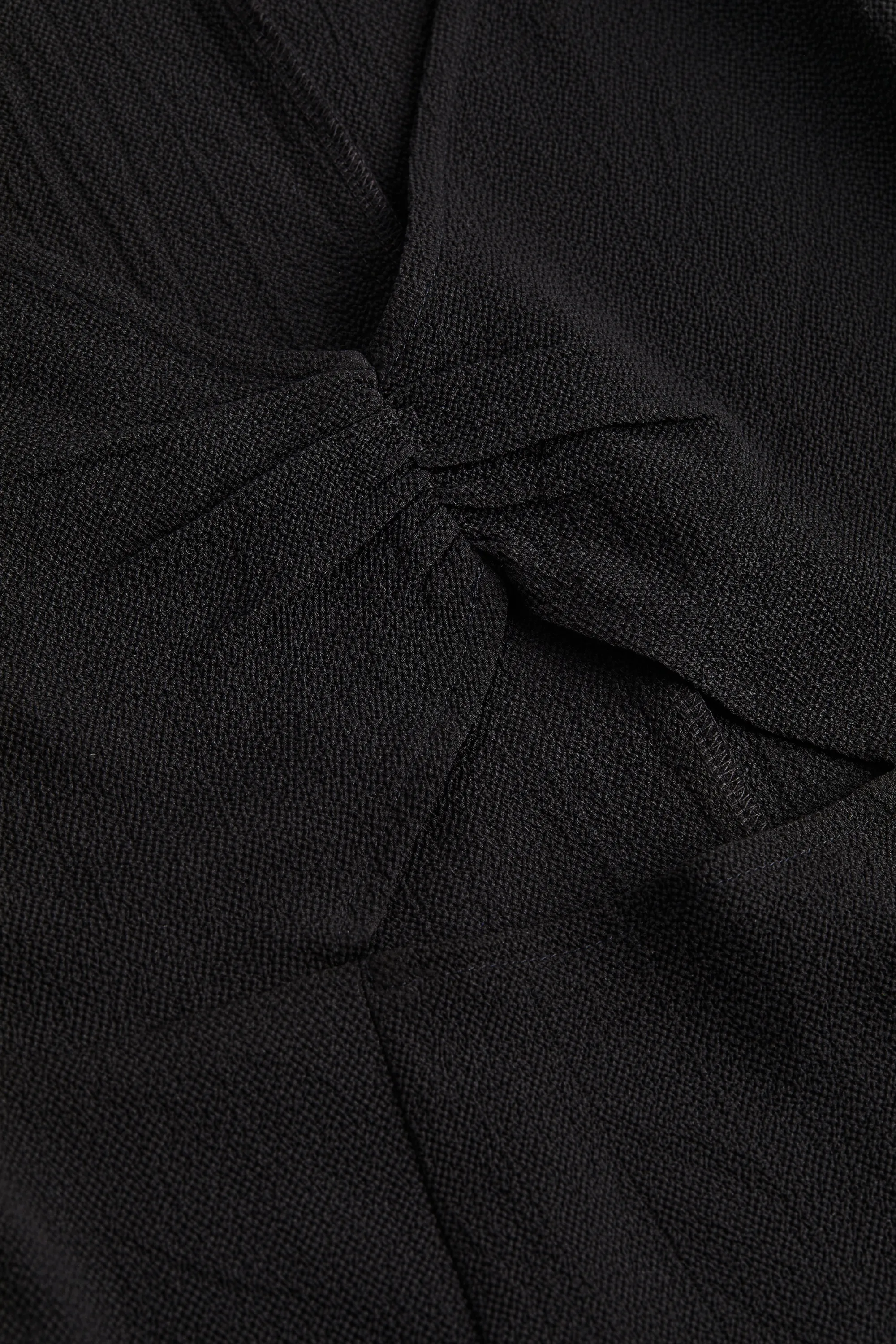 Robe en crêpe avec ouverture - Noir