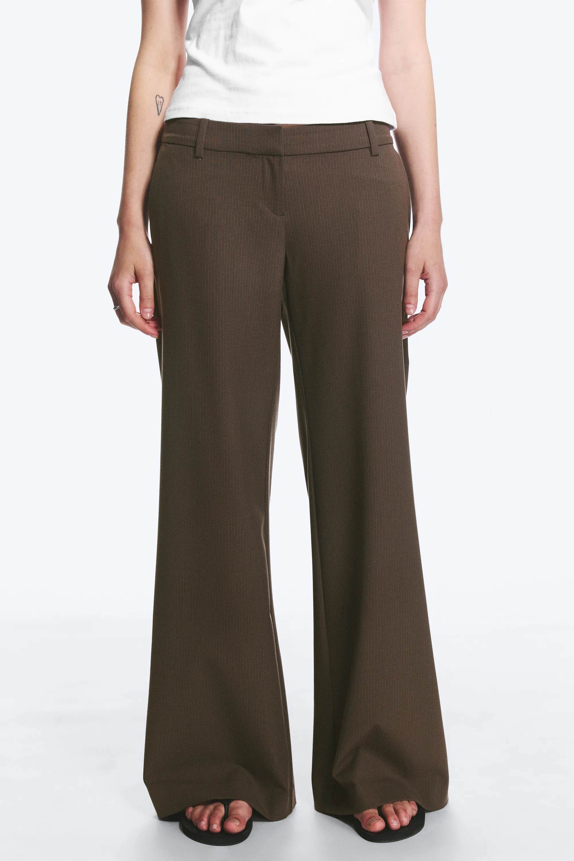 Pantalon de costume évasé taille basse - Rayure marron