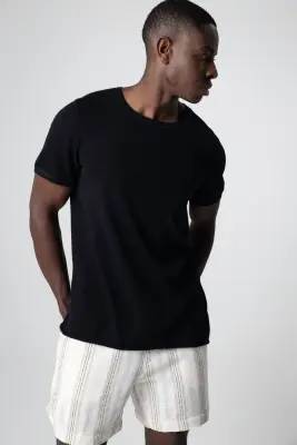 T-shirt Noir Col Rond Manches Courtes en Cachemire