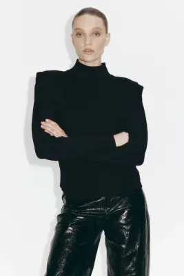 Top en maille fine avec col cheminée - Noir — photo 2