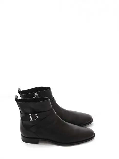 Bottines plates bout amande en cuir noir boucle argent Prix boutique 750€ Taille 38