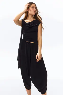 Pantalon ballon avec détails croisés - Noir — photo 1