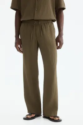 Pantalon texturé Relaxed Fit - Vert kaki — photo 1