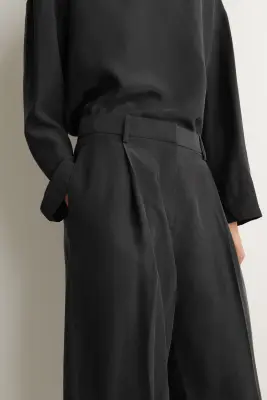 PANTALON DROIT EN SOIE LAVÉE - NOIR — photo 3