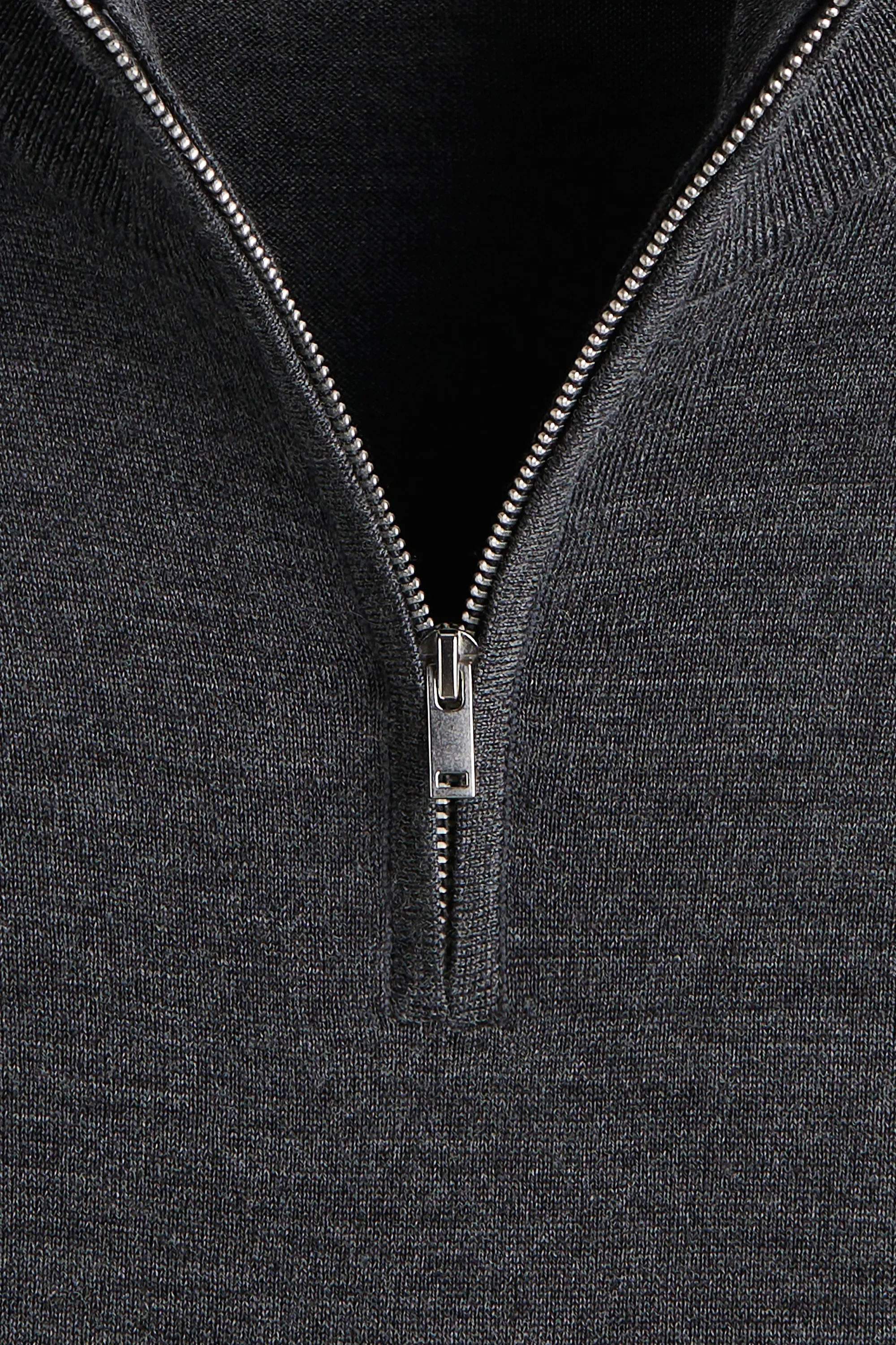 Pull Regular Fit en laine mérinos avec col zippé - Gris foncé