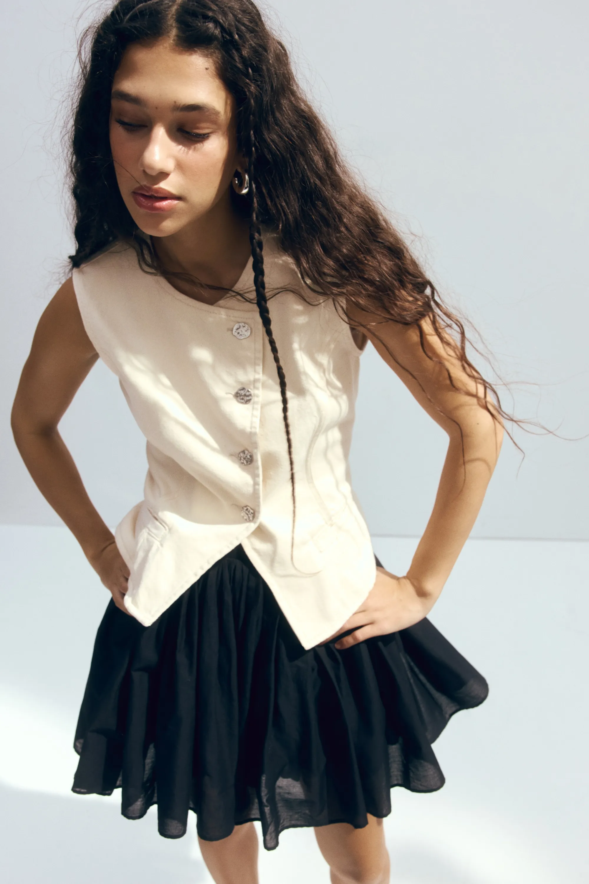 Gilet sans manches en twill avec boutons martelés - Crème