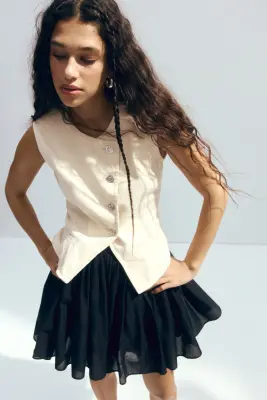 Gilet sans manches en twill avec boutons martelés - Crème — photo 1