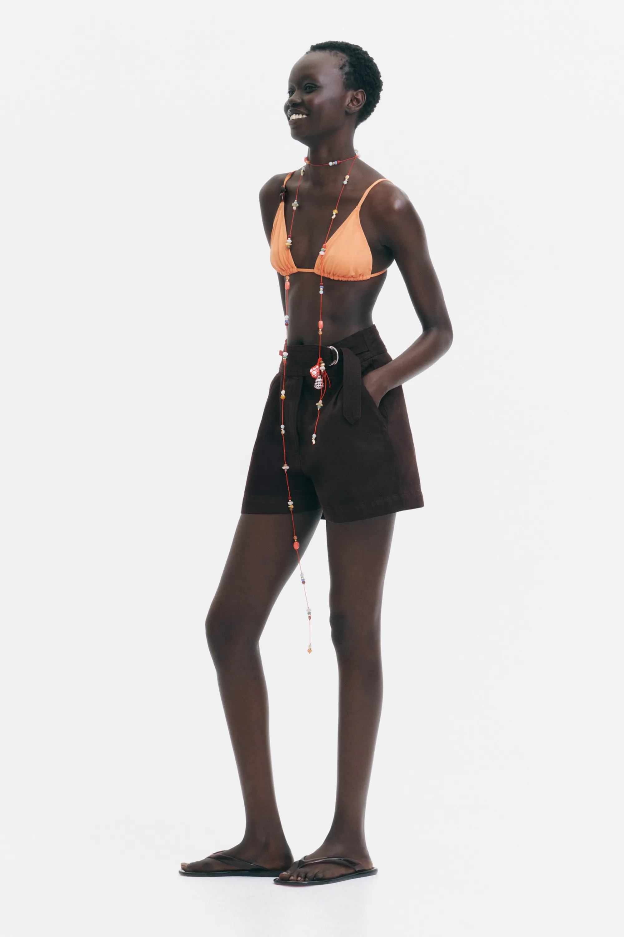 Short en denim avec ceinture - Marron foncé