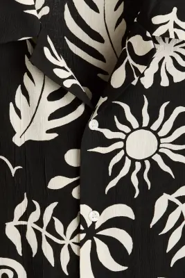 Chemise Relaxed Fit à col cubain - Noir/motif — photo 3