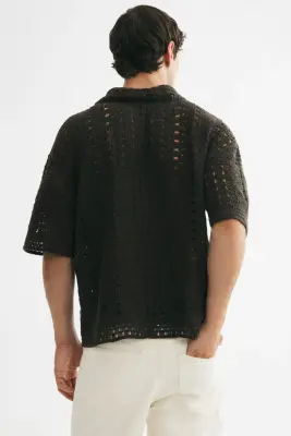 Relaxed Fit Crochet-look polo shirt - Vert kaki foncé — photo 3