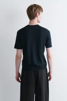 T-SHIRT EN SOIE ET COTON À BORDURE CONTRASTÉE - MARINE / BLANC — photo 4