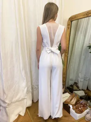 Combinaison pantalon en crêpe blanc ivoire décolleté V voile Prix boutique 590€ Taille 34/36 — photo 3