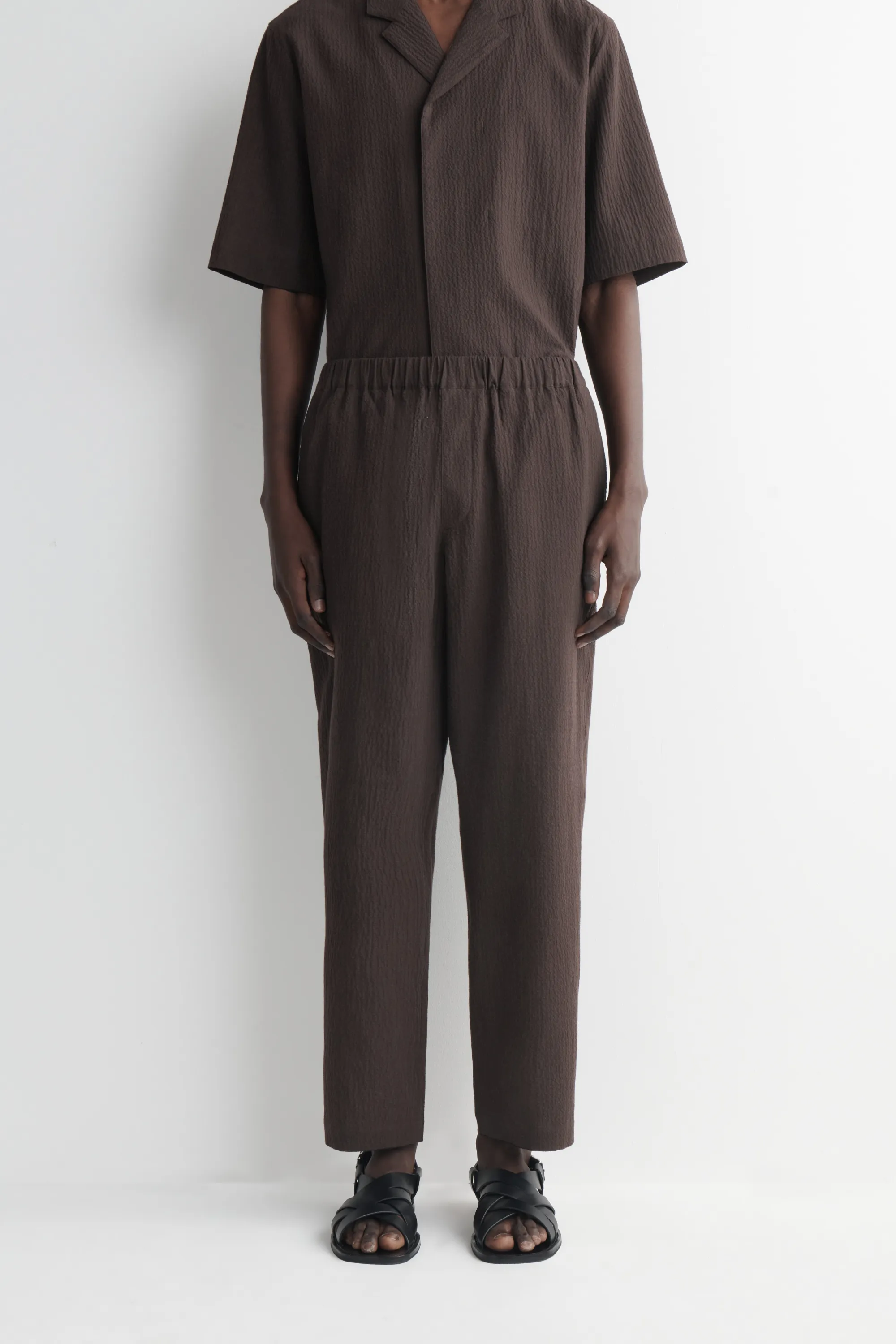 PANTALON REGULAR FUSEAU EN CRÊPE - BRUN