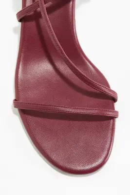 Sandales en cuir avec talon kitten heel - Bordeaux — photo 1