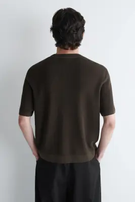 T-SHIRT HENLEY EN MAILLE DE LIN - BRUN FONCÉ — photo 4