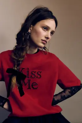 T-shirt avec détails brodés - Rouge/Kiss Me — photo 1