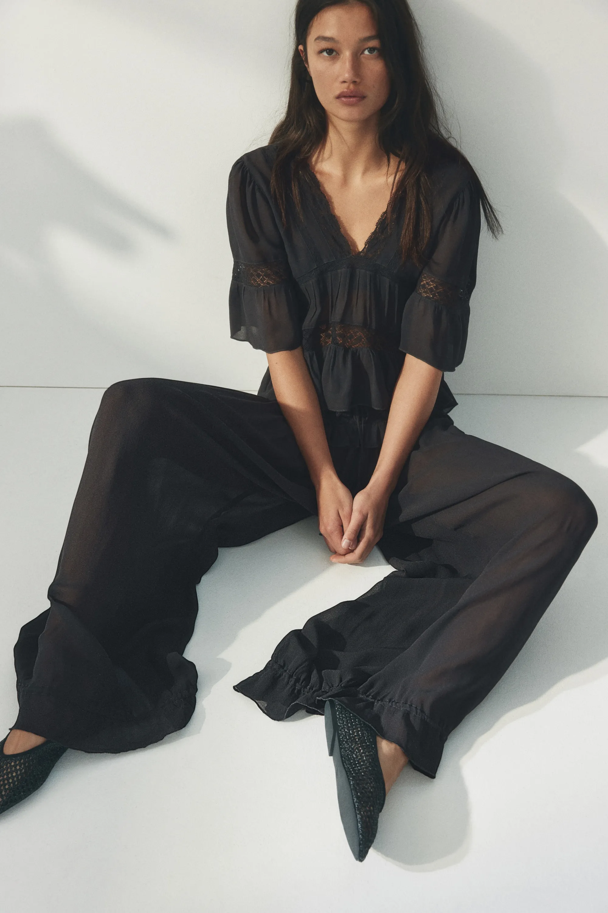 Pantalon en viscose avec dentelle - Gris foncé