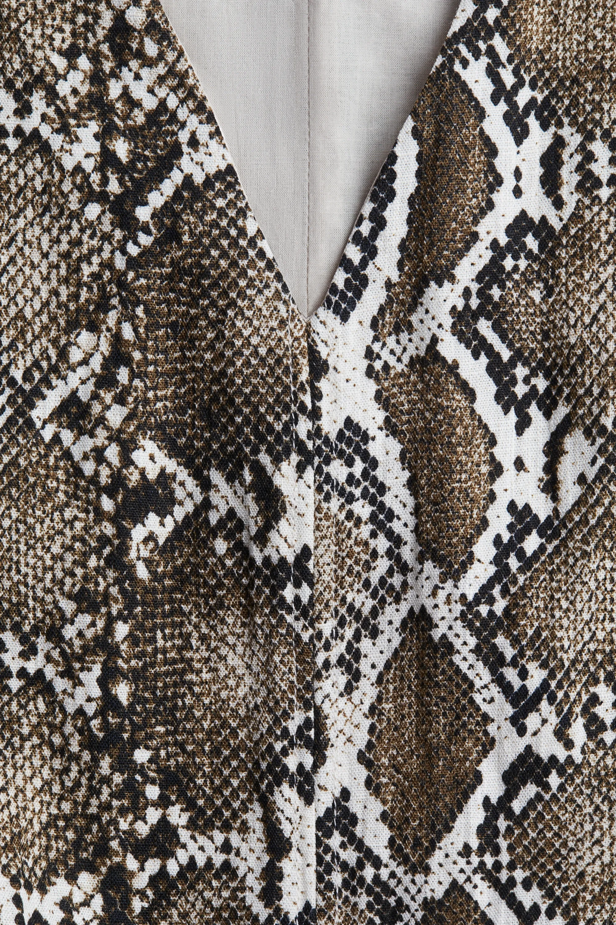 Robe droite avec encolure en V - Beige/motif peau de serpent