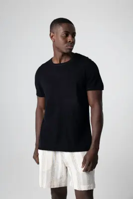 T-shirt Noir Col Rond Manches Courtes en Cachemire — photo 2