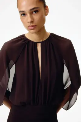 Robe en mousseline avec détail façon cape - Marron foncé — photo 2