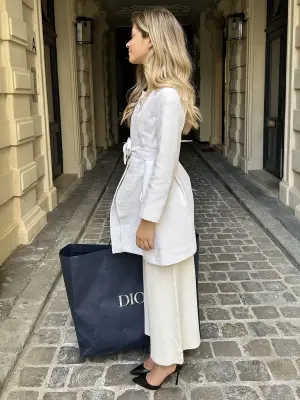 Manteau veste ceinturé en coton blanc Prix boutique 2000€ Taille 36 — photo 4