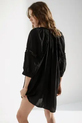 Robe tunique avec dentelle - Noir — photo 3