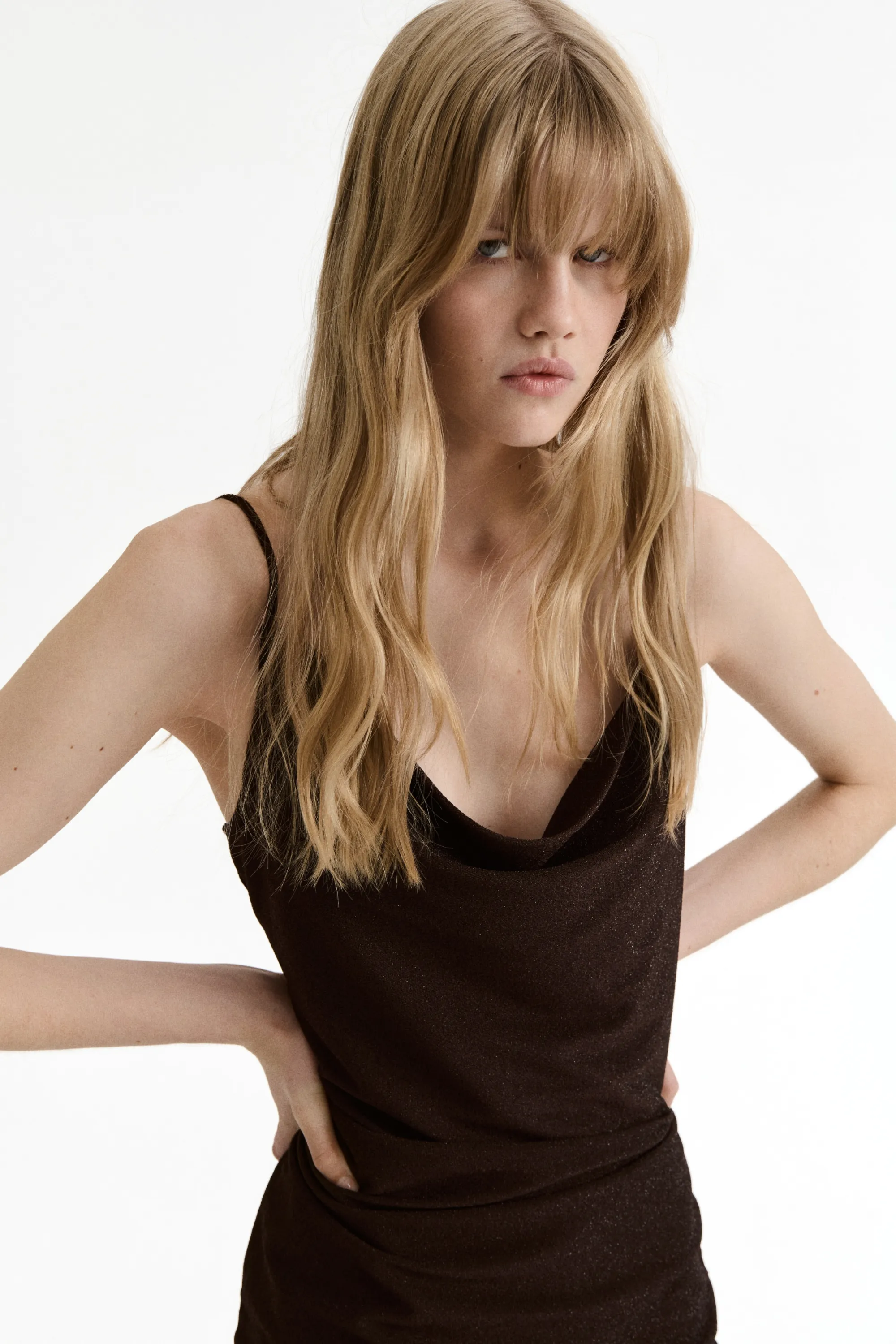 Robe à effet drapé avec bretelles fines - Marron foncé