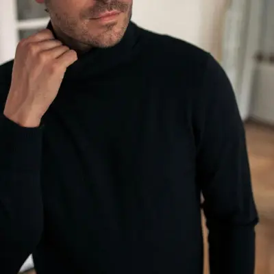 Pull col roulé oxygène noir