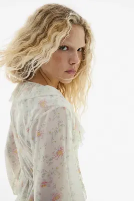 Blouse volantée en mesh - Blanc/fleuri — photo 4