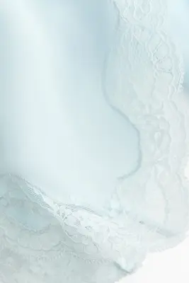 Robe à bretelles fines avec dentelle - Bleu clair — photo 3