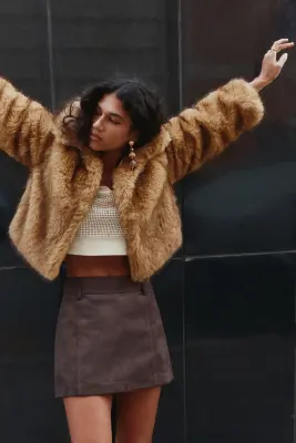 Veste courte en matière duveteuse - Beige foncé — photo 2