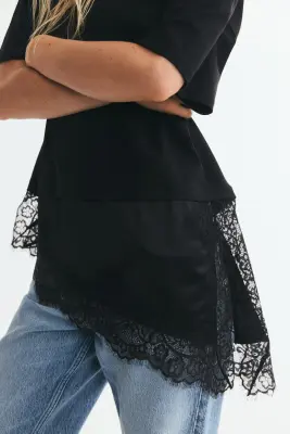 T-shirt asymétrique avec dentelle - Noir — photo 3