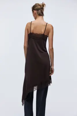 Robe à bretelles fines avec dentelle - Marron foncé — photo 3