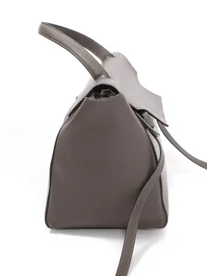 Sac Belt large en cuir lisse gris foncé Prix boutique 2600€ — photo 4