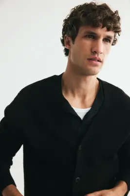 Gilet Regular Fit en maille de laine côtelée - Noir — photo 2