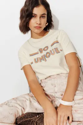 T-shirt à message "so unique" — photo 2